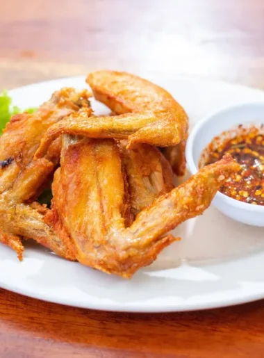 Ayam goreng renyah sebagai lauk favorit keluarga yang lezat dan anti gagal